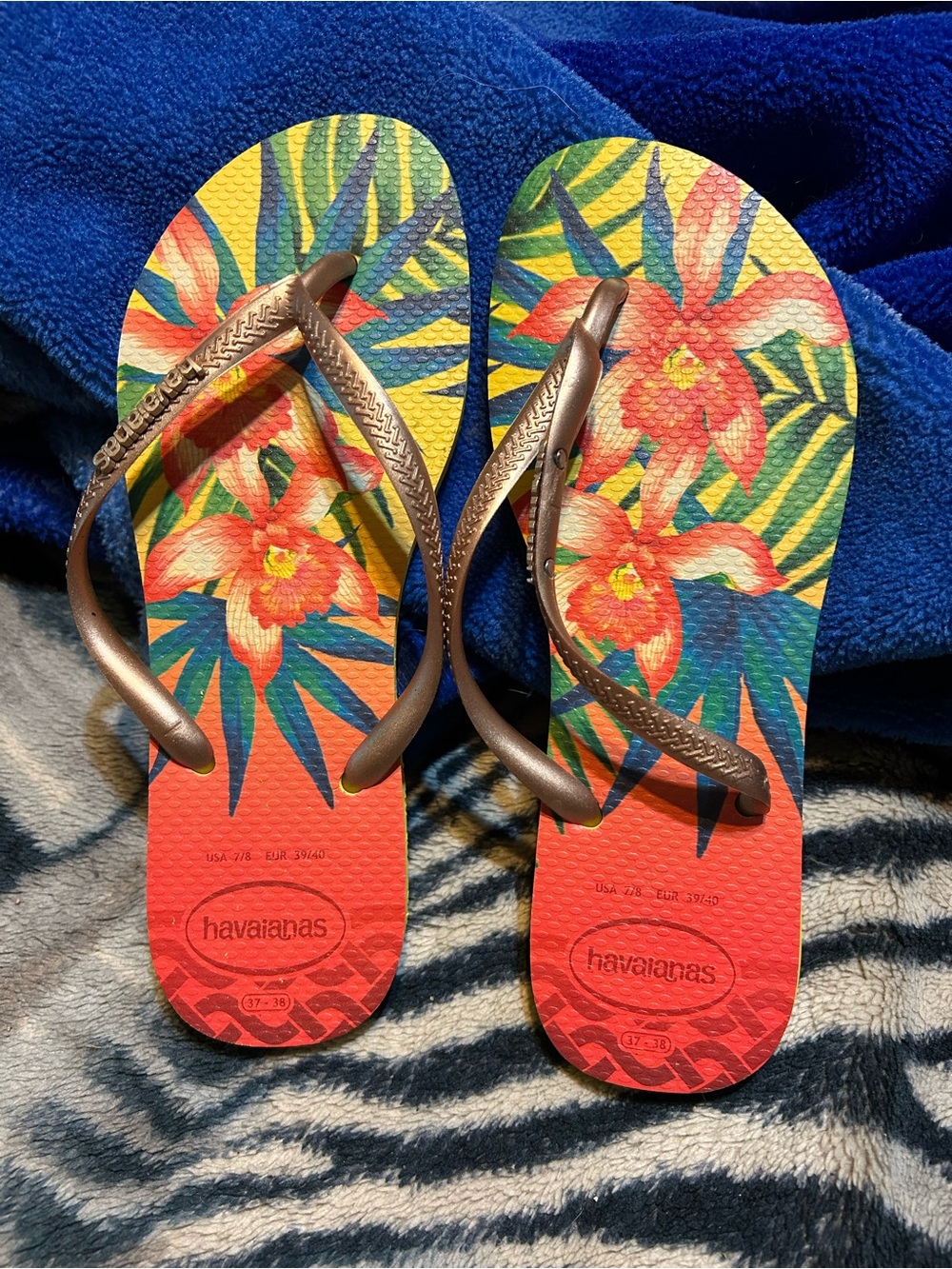 Havaianas Tropical Coral Floral Flip Flops US 7/8 EUR 39/40